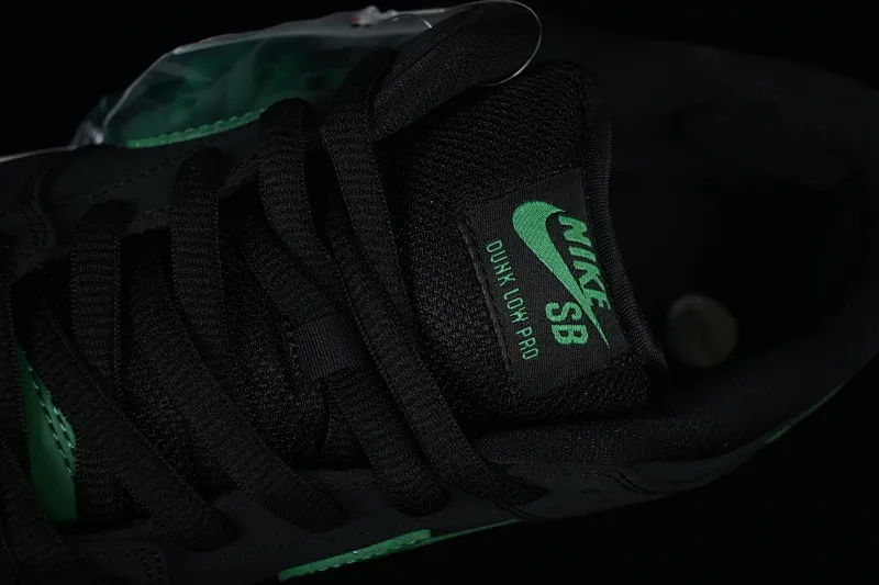 All categories Nk SB Dunk series Nk SB Dunk Low low-top sneakers K version Nk SB Dunk Low black and green Dunk series low-top casual sports skateboard shoes BQ6817-005